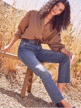 NWT Evereve The Ever Straight high-waisted raw hem jeans.